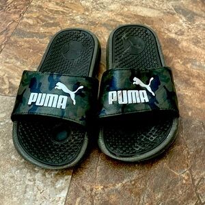 Boys Puma Slides Size 13